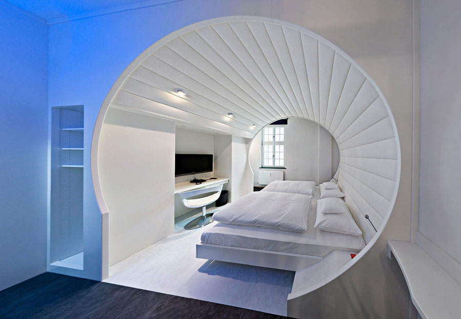 Special Car Themed Bedrooms V8 Hotel - Bedroom Design Ideas ...