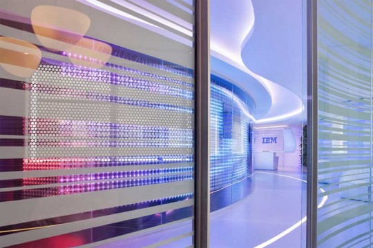Cool Glass Wall Majority Decor