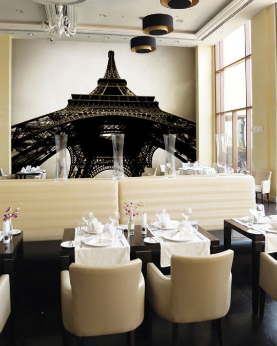 Eiffel Tower Wallpaper Decoration in Restaurant