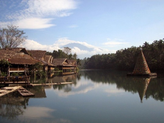 Beautiful Villa Escudero Lake Labasin