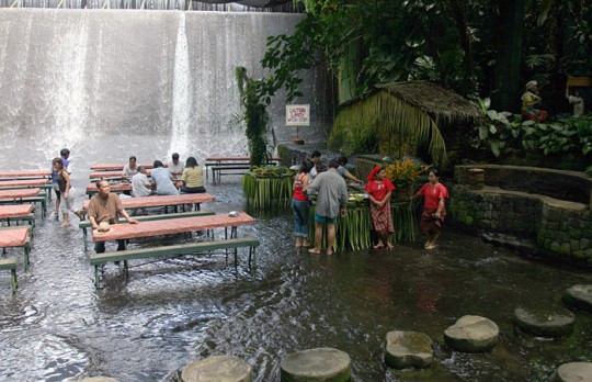 Beautiful Waterfall View Villa Escudero Restaurant
