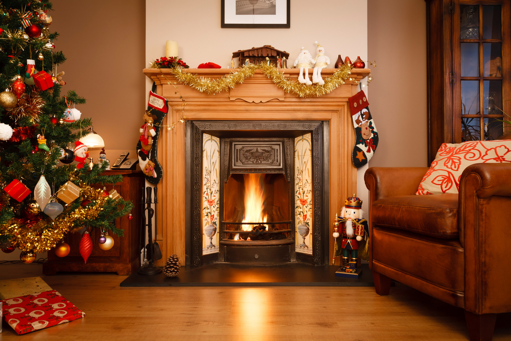 White Living Room Christmas Tree Fireplace