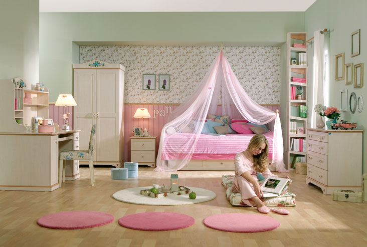 Pink Teen Bedroom with Valance and Round Rug