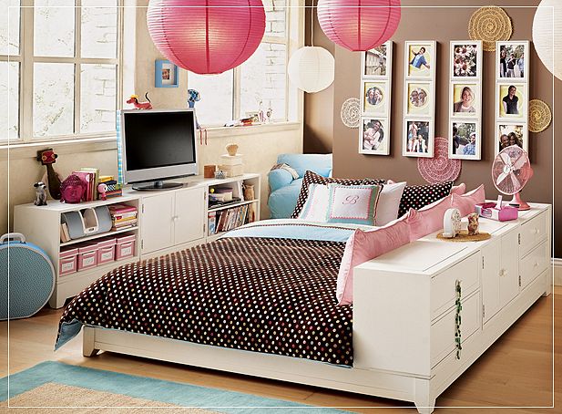 Sweet Teen Rooms for Girls with Pink Lantern