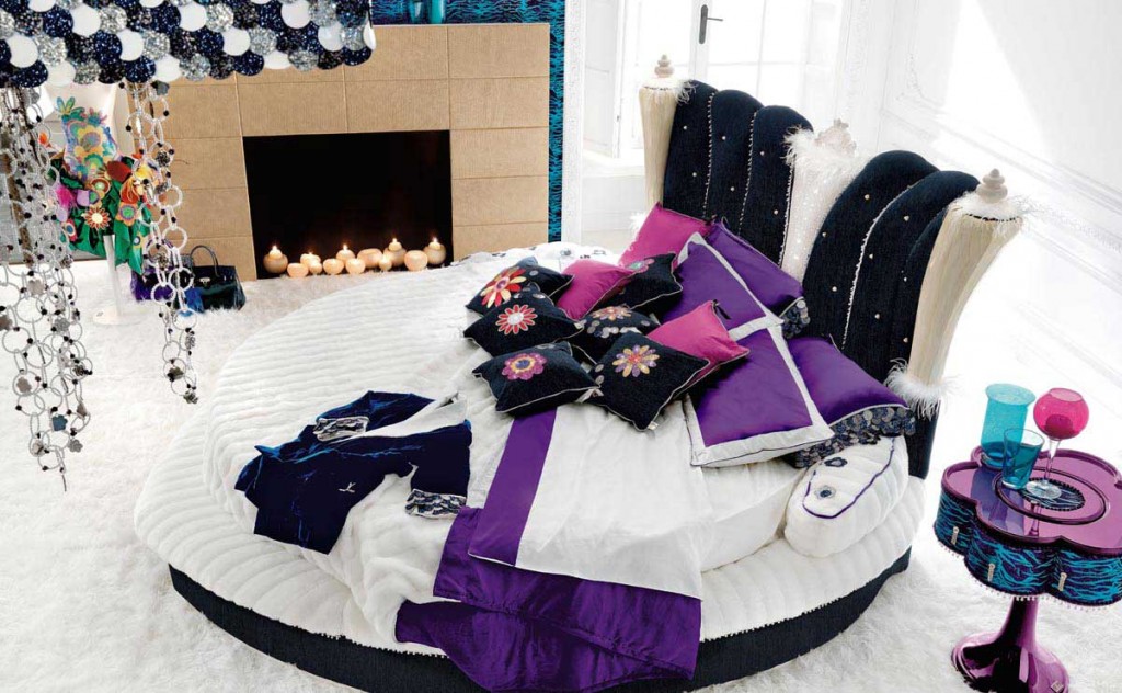 Glamour Round Bed like Crown Design