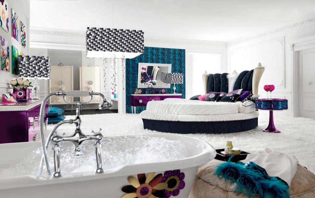 Luxury Bed and Bathtub in One Space with White Rugs Design