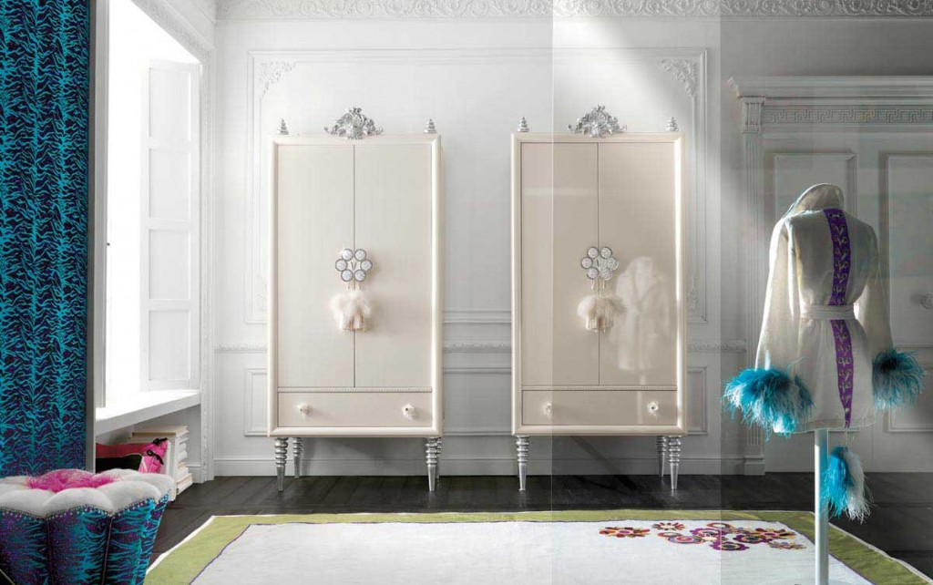 Luxury White Wardrobe with Handle by Swarovsky Crystals