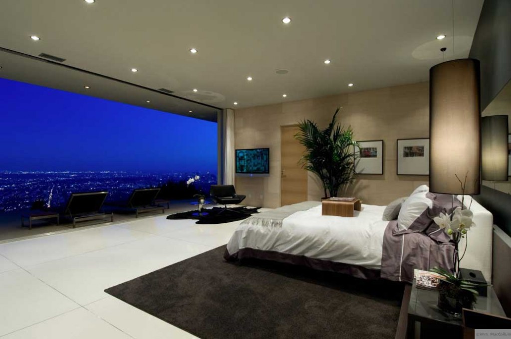 Spectacular Bedroom City View on the Night