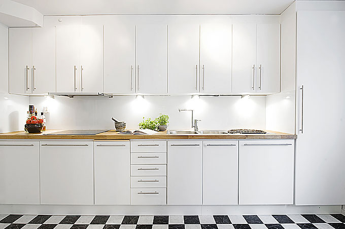 White Sinks and Furniture Kitchen Design Ideas