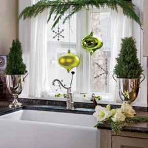 Cool Green Leaf Pine Christmas Decor for Sink