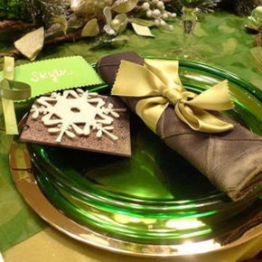 Cool Green Table for Christmas Decor