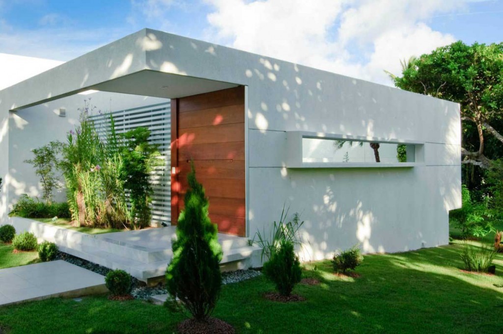 Minimalist White House Carqueija Design Ideas