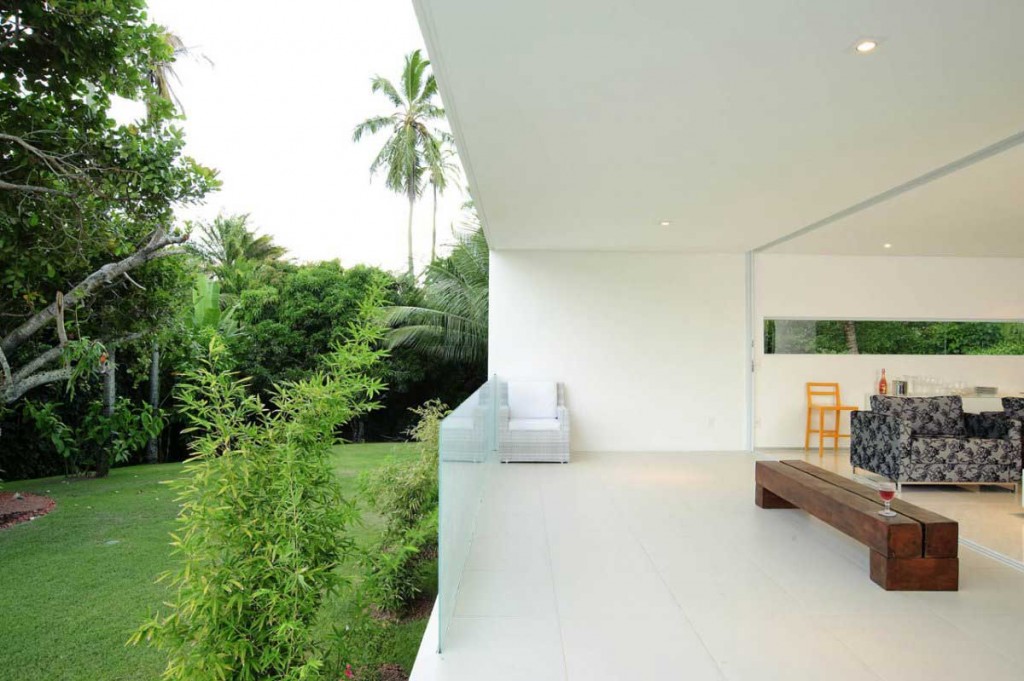 Open Living Room Tropical House Design