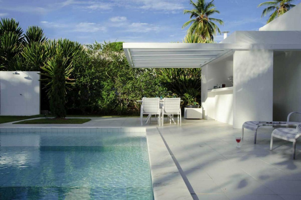 Tropical House Design with Pool and Lounge
