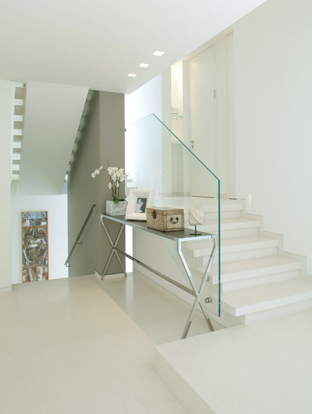Glass Frame Staircase Design