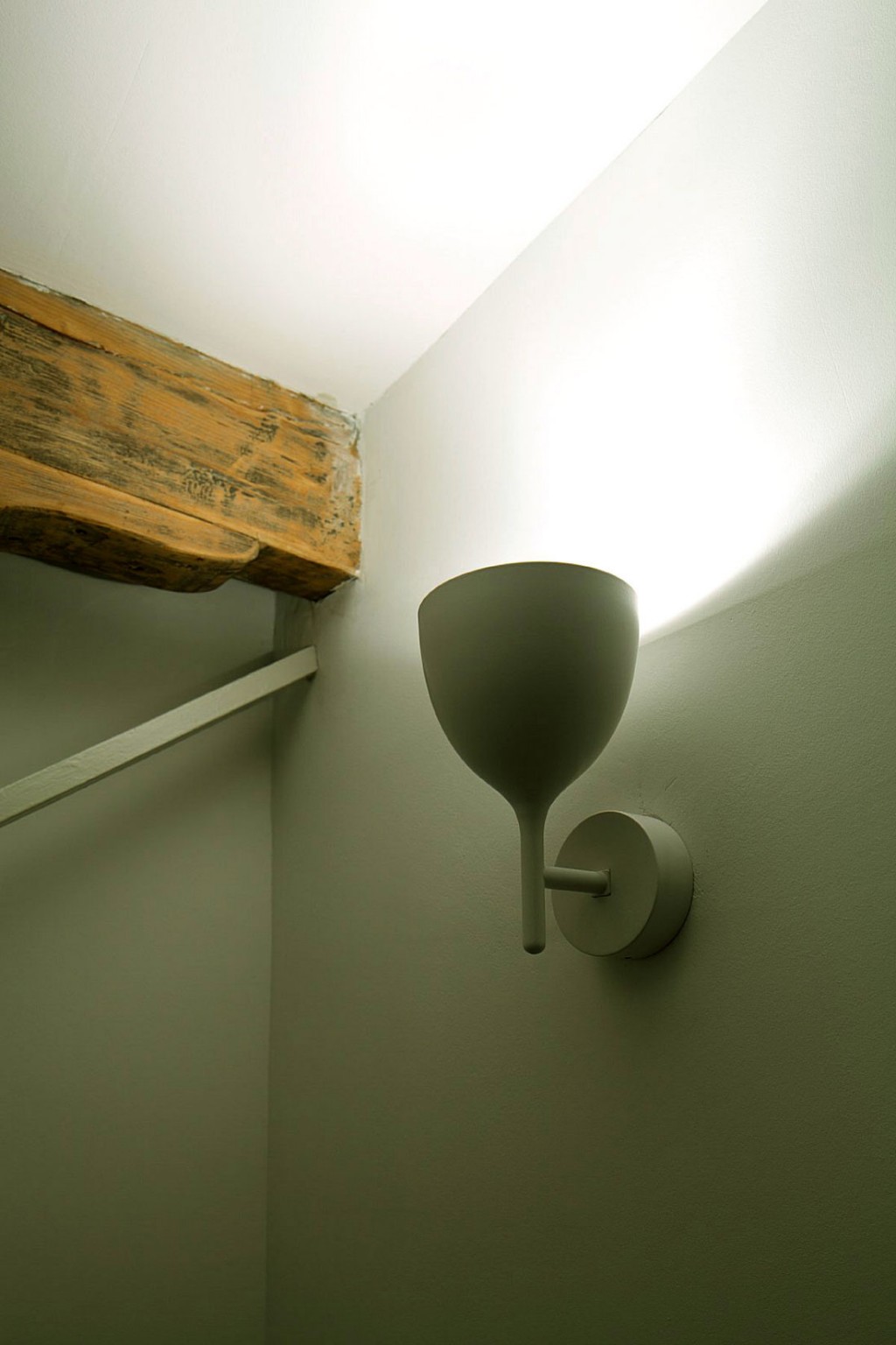 Modern Lamp Corner Apartment