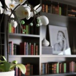 Beautiful Home Library with Flower Decor Ideas