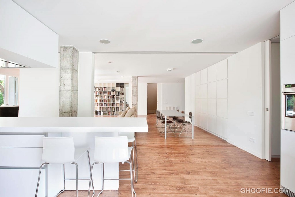 White and Wood Interior Apartment Ideas