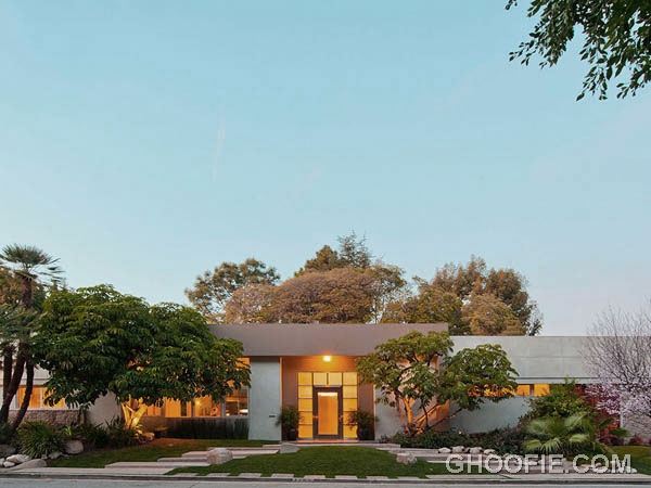 Modern Luxurious Home Design in Beverly Hills