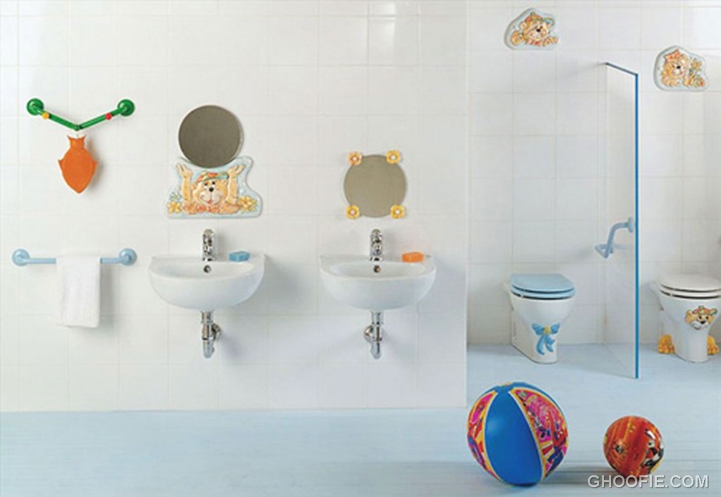 Cute Wall Decor Kids Bathroom Design