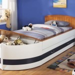 Boat shaped kid bed